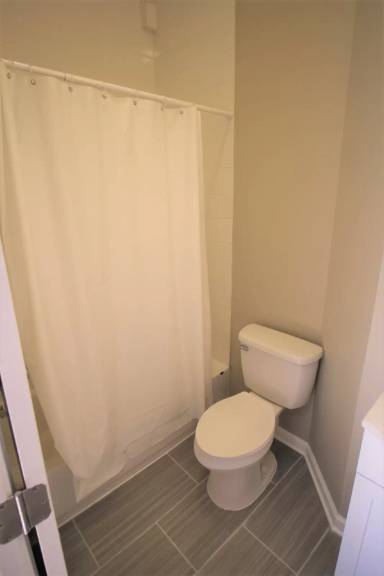 Main picture of 2112 Orthodox St
