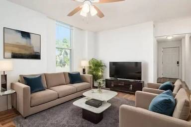 Main picture of 1111 Franklin Ave