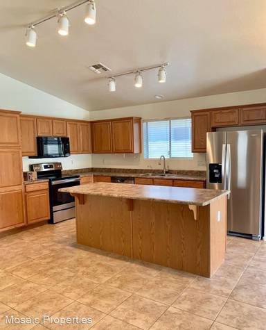 Main picture of 2904 E Mead Dr