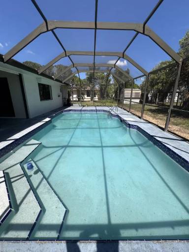 Main picture of 14 Lorelei Ave