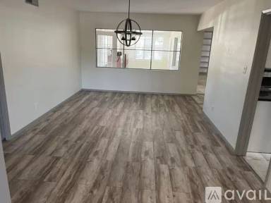 Main picture of 4952 E Whitton Ave