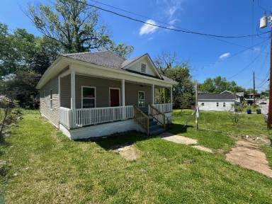 Main picture of 2407 Bird St