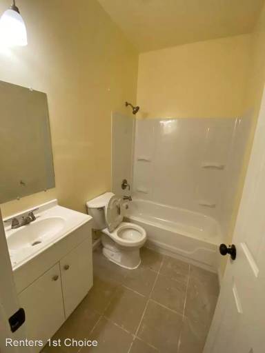 Main picture of 5300 Maple Ave