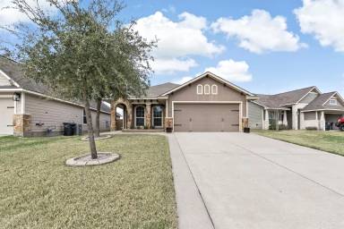Main picture of 260 Fieldstone Pl