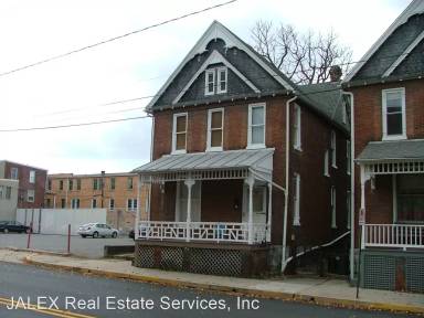 Main picture of 36 N Earl St