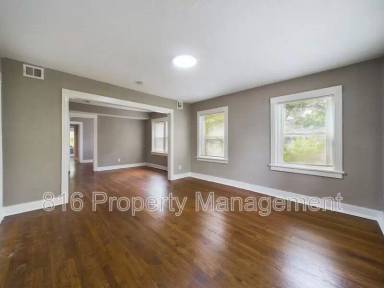 Main picture of 4207 Kenwood Ave