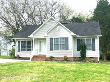 Main picture of 410 Country Club Dr