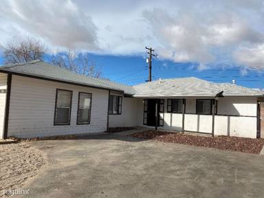 Main picture of 1341 W Avenue H14