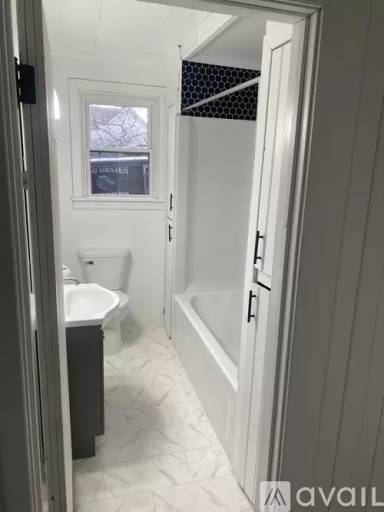 Main picture of 215 E 2nd St