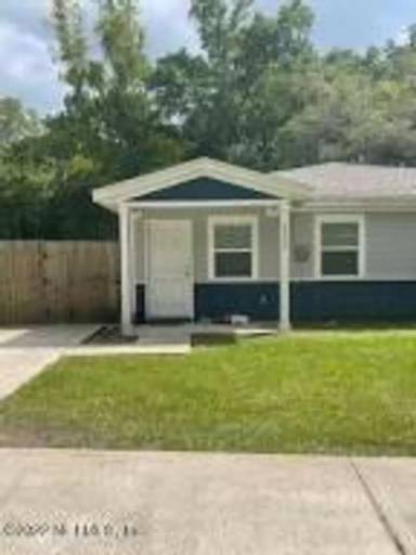 Main picture of 2222 Thomas Ct