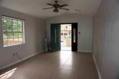 Main picture of 1019 Lizardi St