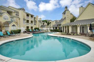 Main picture of Broadwater Apartments Galveston