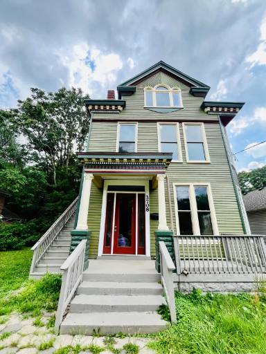 Main picture of 2708 W Main St