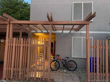 Main picture of 1591 NW 113th Ave