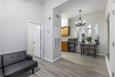 Main picture of 3316 Guadalupe St