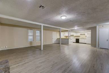 Main picture of 1901 Oakmeadows Dr