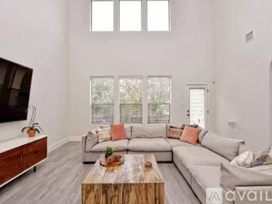 Main picture of 10704 Desert Willow Loop
