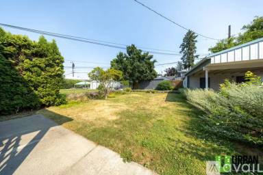 Main picture of 629 E Providence Ave