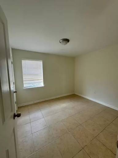 Main picture of 5081 Baker Blvd