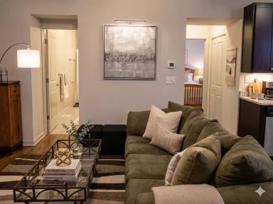 Main picture of 1014 N Winchester Ave - 2F