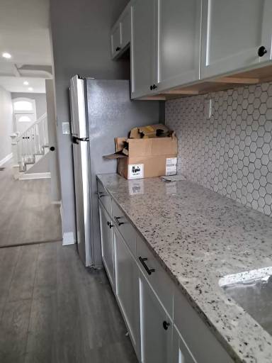 Main picture of 739 Dolphin St