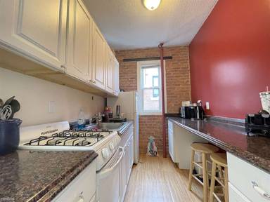 Main picture of 463 Park Dr