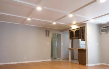 Main picture of 2255 Montrose Ave