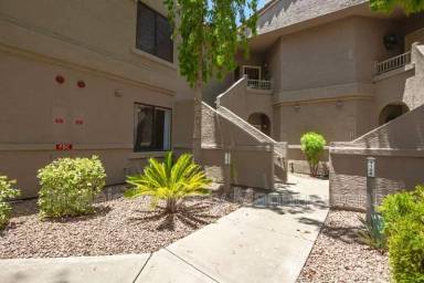 Main picture of 15380 N 100th St