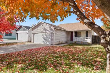 Main picture of 23303 E Maxwell Ave