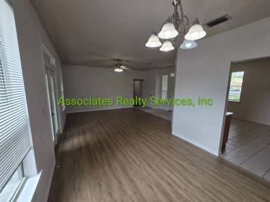 Main picture of 7321 NW 117th Ln