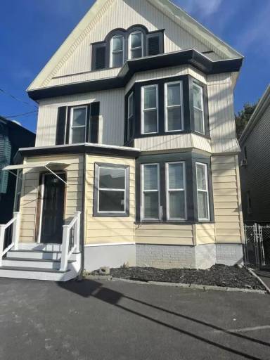 Main picture of 65 Hudson Ave