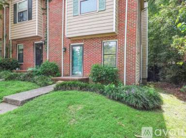 Main picture of 601 Shadywood Ln