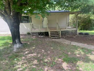 Main picture of 20985 Lakeshore Dr
