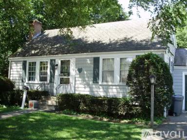 Main picture of 25 Webster St