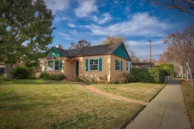 Main picture of 2415 Las Lunas St