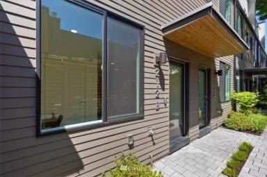 Main picture of 212B 18th Ave