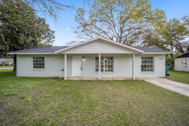 Main picture of 1211 NE 20th St