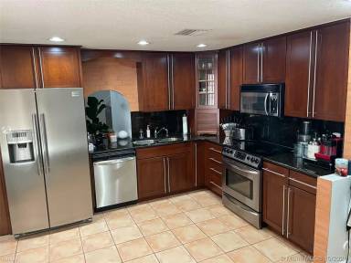 Main picture of 10101 SW 154th Circle Ct