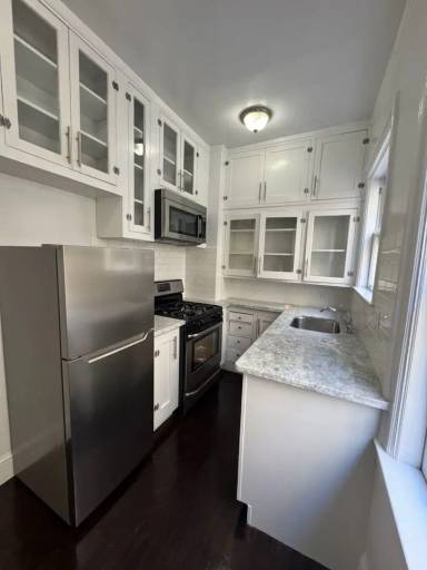 Main picture of 351 Grove St