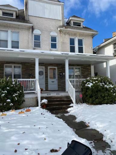Main picture of 406 Railroad Ave