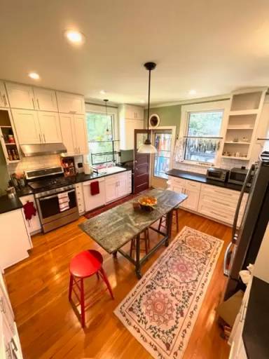 Main picture of 2207 S Manito Blvd