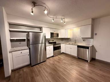 Main picture of 215 NE Timbercreek Dr