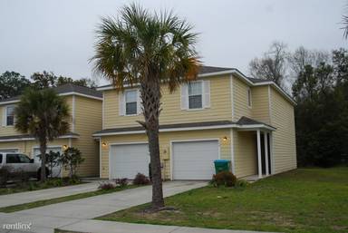 Main picture of 605 Layton Dr