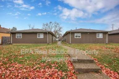 Main picture of 2460 Hiawatha St