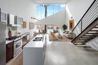 Main picture of 803 Wilcox Ave