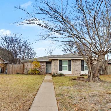 Main picture of 805 Cherry Hills Dr