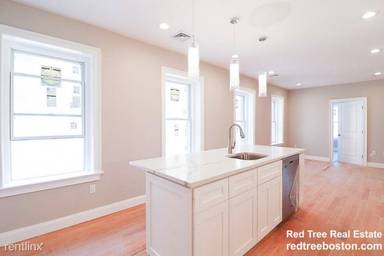 Main picture of 422 Hanover St