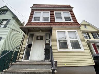 Main picture of 141 Clendenny Ave