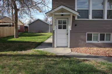 Main picture of 717 Grace Ave