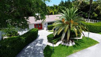 Main picture of 11445 N Bayshore Dr